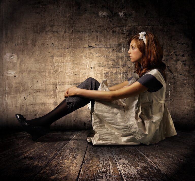 Fashion and Emotional Expression: How Clothing Reflects Mood