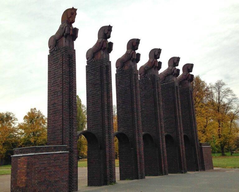 Historic Travel Destinations: Exploring the Past