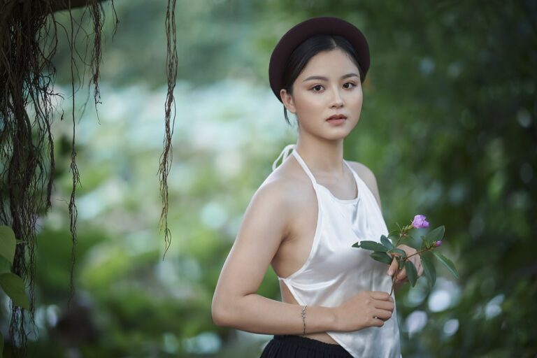 Fashion and Eco-Friendly Travel: Sustainable Packing Tips