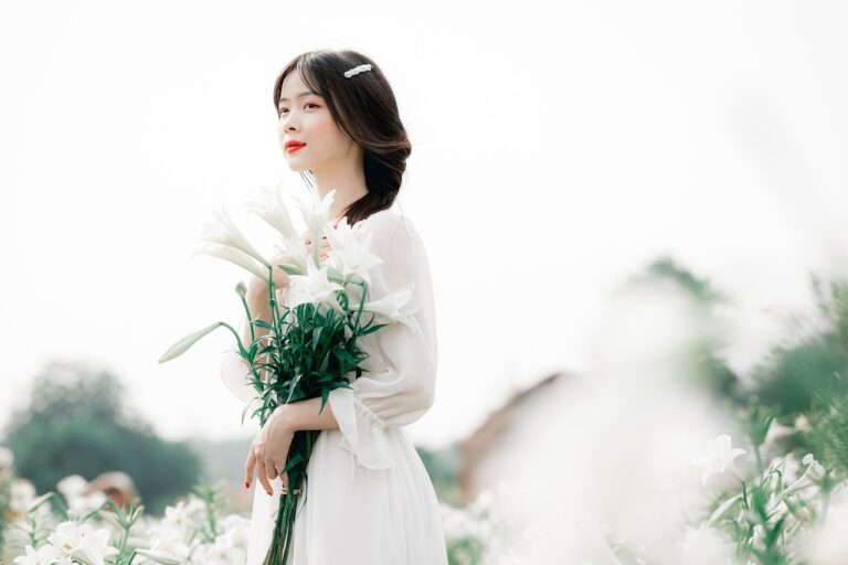 Fashion and Digital Nomadism: Stylish and Functional Travel Clothing